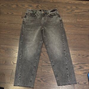 Twist leg mom jeans W28L30